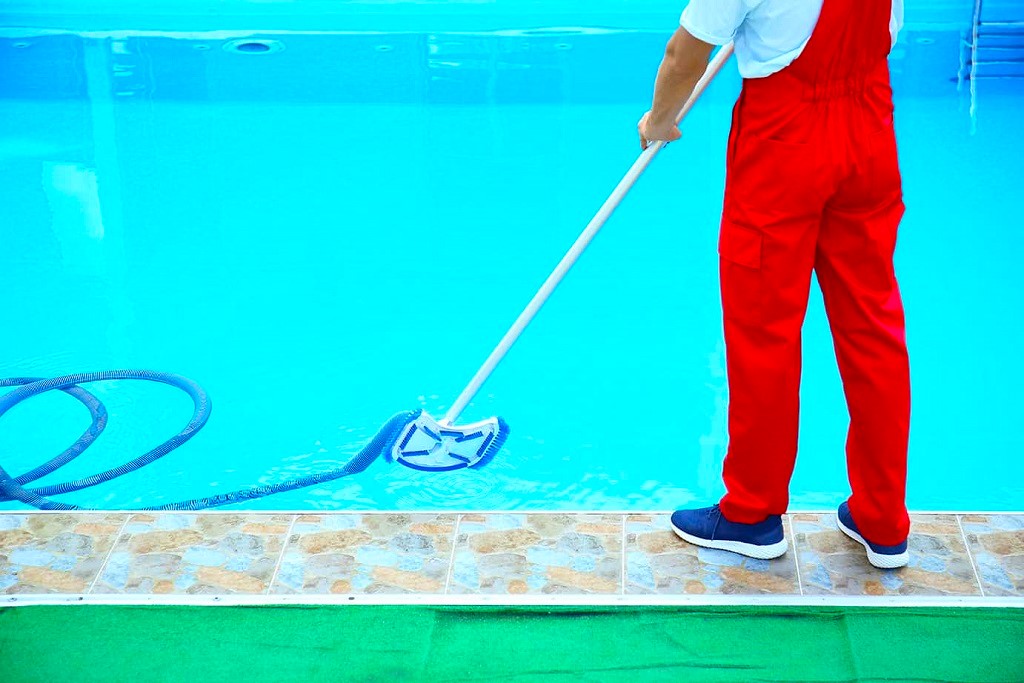 Start a Pool Cleaning Business